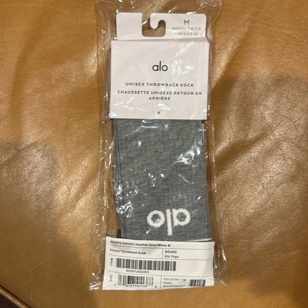 NWT - Alo Athletic Heather Grey Socks - Unisex Medium